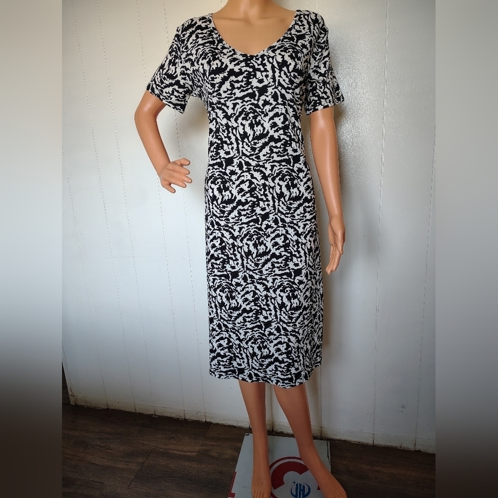VOBCTY Black and White Patterned Dress Size M